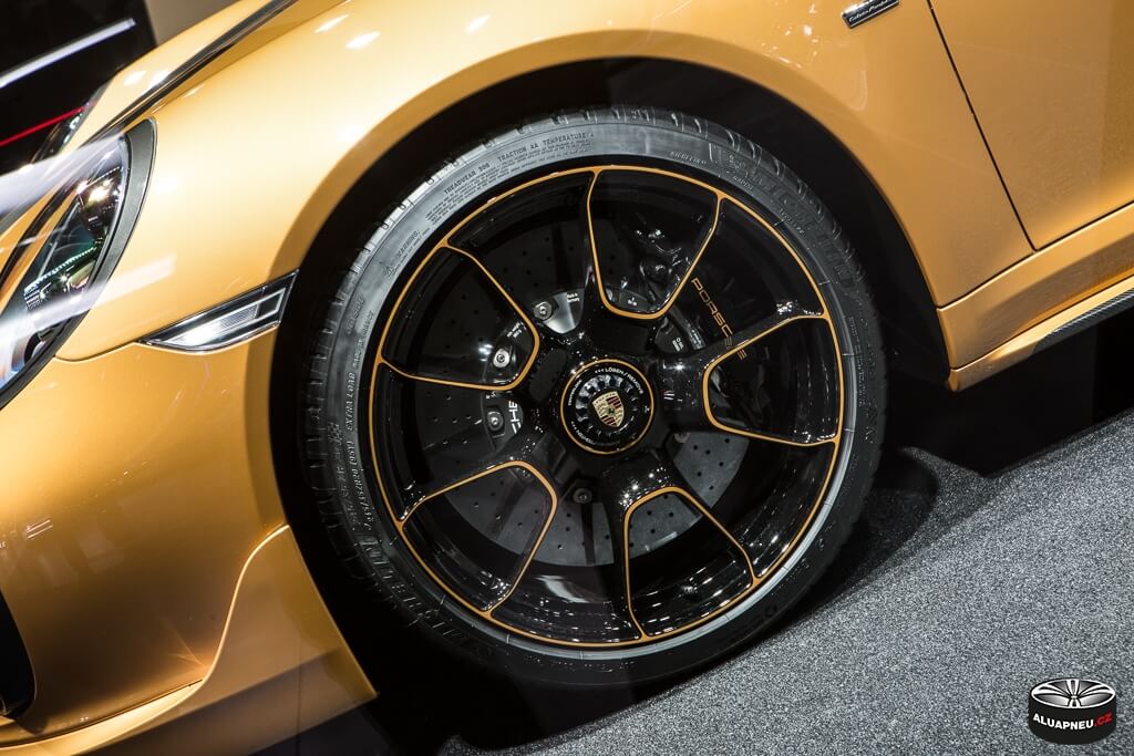 Originální elektrony Porsche - black + bronze wheels