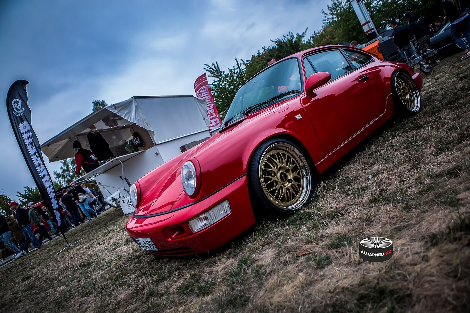 Zlatá alu kola BBS Porsche