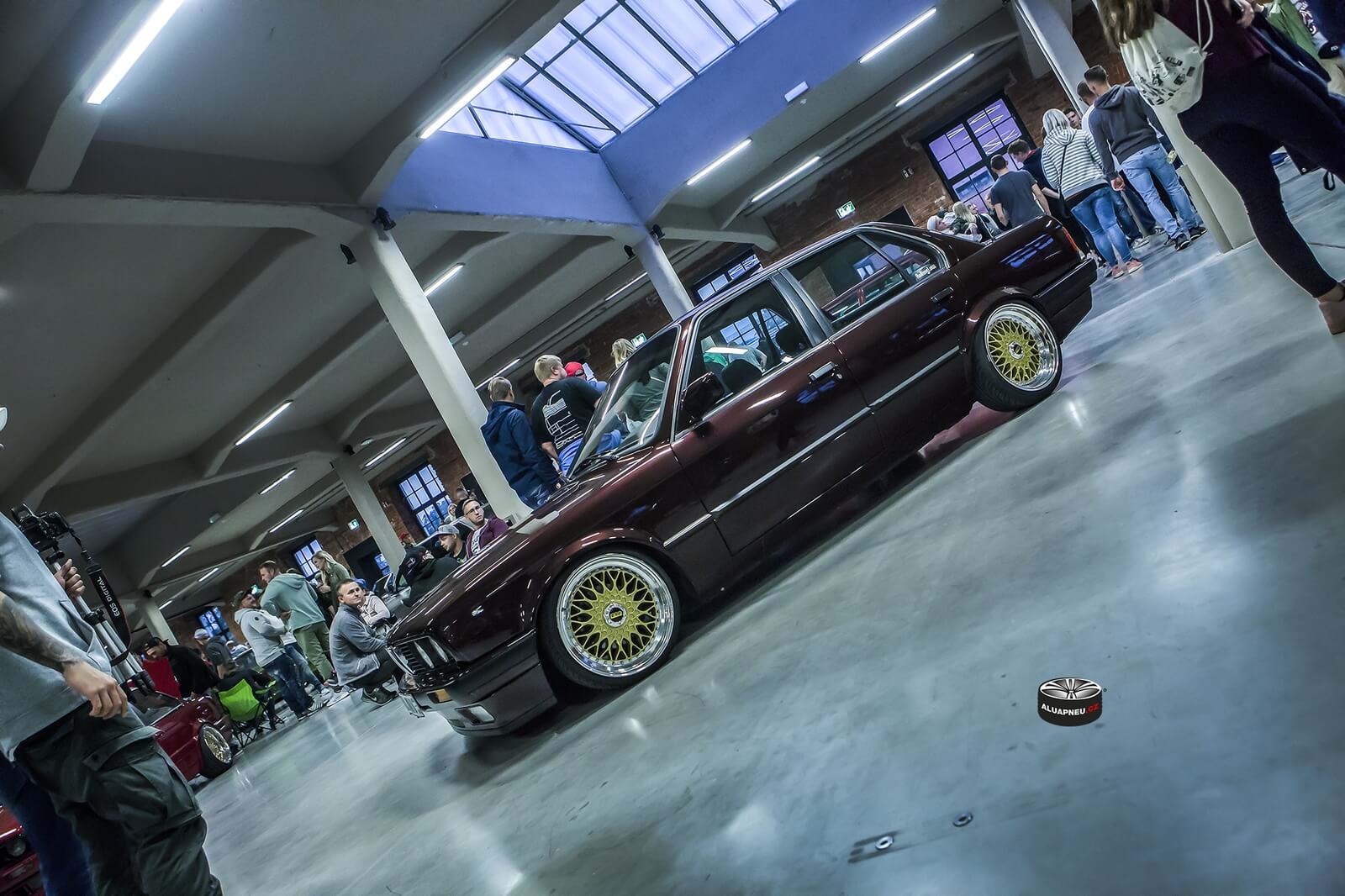 Zlatá alu kola BMW BBS e30 Xs Car Night Tuning Dresden