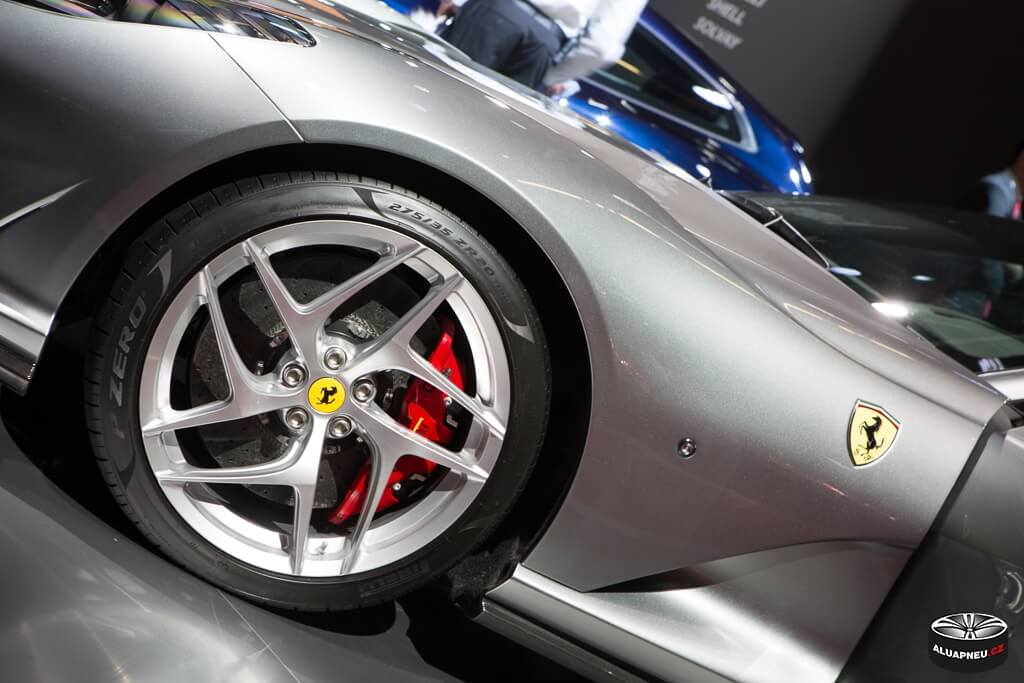 Alu kola Ferrari