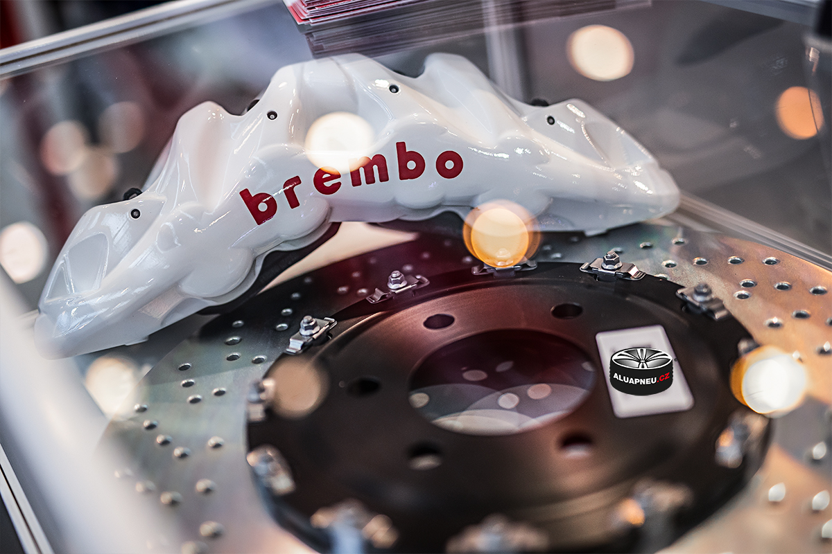 Brembo white - www.aluapneu.cz