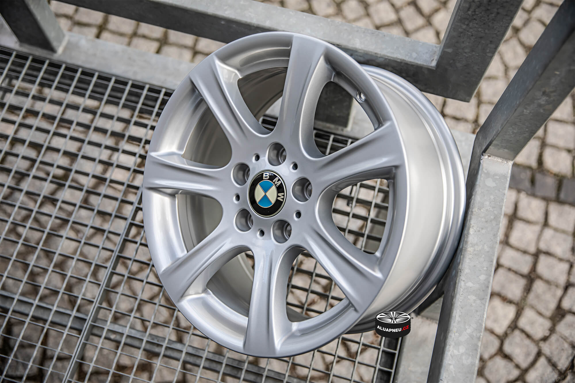 Originální alu kola BMW Styling 124