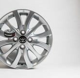Litá kola Originální alu kola Toyota silver 4x100 15"