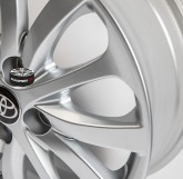 Elektrony Originální alu kola Toyota silver 4x100 15"